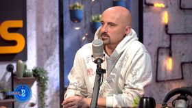 Călin Goia, solistul trupei Voltaj, mărturisiri despre cele mai frumoase amintiri din copilărie: „De la mersul cu colindul în Ajun de Crăciun, la scăldat în râul de lângă sat”